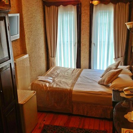 Naz Wooden House Inn Истанбул Екстериор снимка