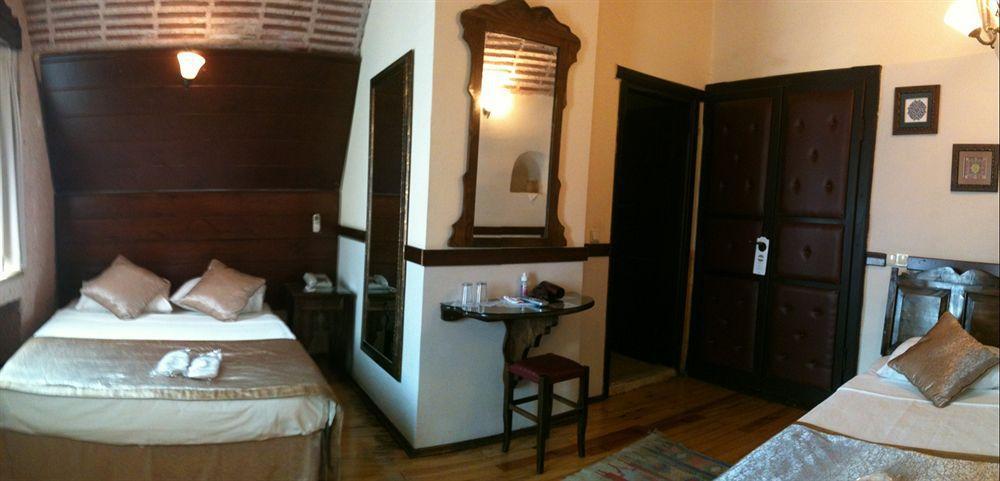Naz Wooden House Inn Истанбул Екстериор снимка