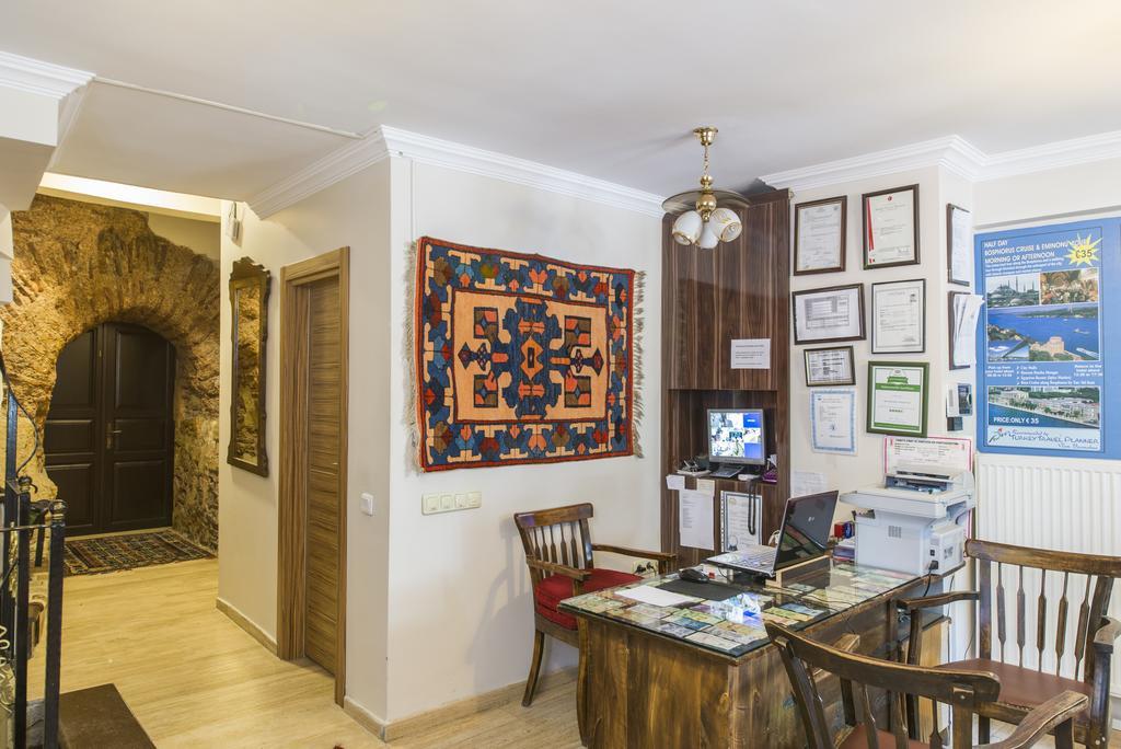 Naz Wooden House Inn Истанбул Екстериор снимка