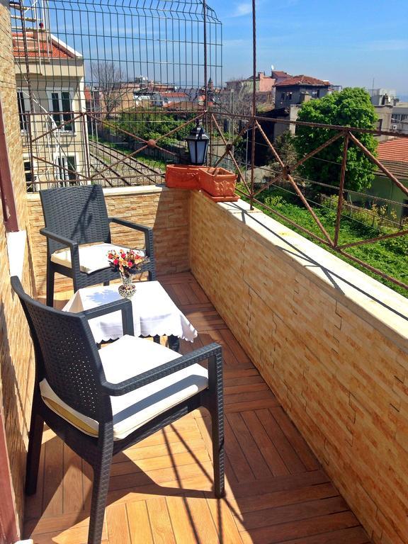 Naz Wooden House Inn Истанбул Екстериор снимка