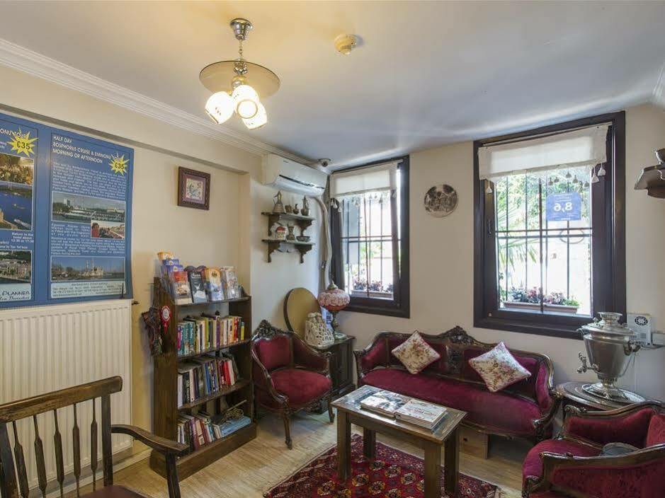 Naz Wooden House Inn Истанбул Екстериор снимка